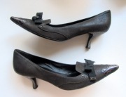 Czolenka polbuty na obcasie PRADA 40 bdb