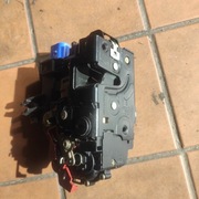 Zamek lewy tył VW Golf V 5 1K0 sprawny 7L0839015