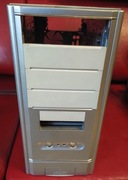 Obudowa TK-8330K Mid-Tower ATX o prostej konstrukcji.