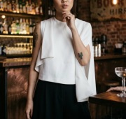 Bluzka asymetryczna top Asos bialy S rozciety reka