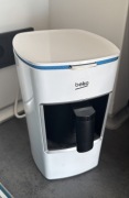 Automatyczny ekspres do kawy po turecku Beko BKK2300