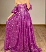 Fioletowa suknia cekinowa