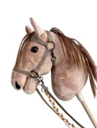Hobby horse beżowy koń na kiju realistyczny A4 zestaw akcesoria