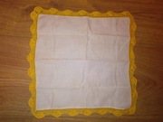 Chusteczka bawełniana z koronką serwetka do nosa damska 28x28cm żółta
