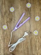 Przenośna mini prostownica – idealna na podróż!