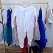 Pajacyk 56 62 George biały biała niedrapki śpiochy spioszki 