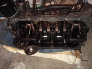 Blok silnika z wałem ,korbowody i tloki