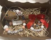 ZAWIESZKA SILIKONOWA DO SMOCZKA Z IMIENIEM + BROSZKA DO WÓZKA ZESTAW