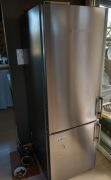 Lodówka Liebherr, srebrna, wys 160cm.