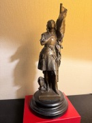 Figurka rzezba sygnowana brąz Stara Joanna d’Arc 