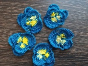 Bratki lazurowe na szydełku kordonek zestaw 