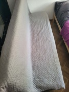 Wygodna sofa z funkcją spania 140x200