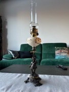 Piękna lampa naftowa 