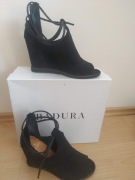 Botki na koturnie Badura 40