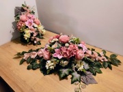 Stroik na grób, kompozycja na cmentarz, wiązanka z wazonem , zestaw.K1K