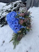 Niebieskie serce nagrobne. Dzień Babci i Dziadka