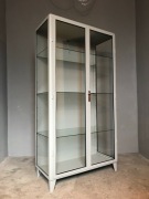 Szafa LOFT szklana metalowa medyczna szafka lekarska witryna industrialna