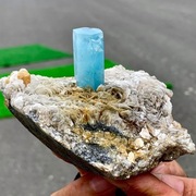 PIĘKNY BRAZYLIJSKI AKWAMARYN 323 GR.