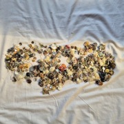 Guziki ogromny zestaw masa perłowa kość róg 846 gramów 