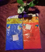 Jednorazowy plastikowy obrus 2 czerwonych 1 niebieskie 