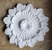 Ozdoba gipsowa sztukateria - rozetka 16.5 cm
