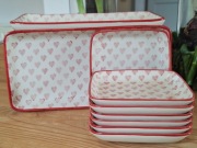 IB LAURSEN ceramiczne talerzyki ręcznie malowane w serduszka.