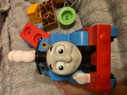 Lokomotywa FISHER PRICE Tomek i przyjaciele Tomek i chwiejny ładunek GWX07q