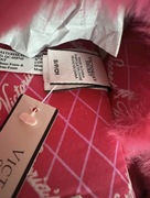Kapcie Victoria’s Secret miękkie puszyste w woreczku satynowym