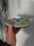 Zabawka dla królika gra interaktywna Trixie + szczotka + smycz z szelkami