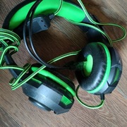 Słuchawki z kablem działają 