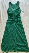 Zielona sukienka maxi elegancka z ozdobnym dekoltem 38