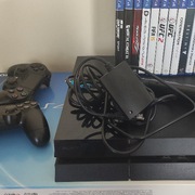 Playstation 4 PS4 1TB 2 pady 13 gier 