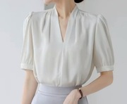 Bluzka damska biała Luźna koszula damska dekolt w szpic krótki rękaw S-M