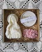 Zestaw świeca sojowe Matka Boska kwiaty podstawka z gipsu na prezent