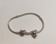 Oryginalna bransoletka Pandora z zawieszką