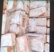 Stara cegła z rozbiòrki  z domu 100- letniego