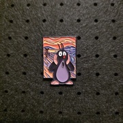 Pin metalowy przypinka Krecik na obrazie Munch'a