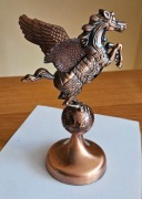 Unikatowy posażek (zapalniczka) Pegas