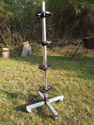 STOJAK NA KOLA SAMOCHODU