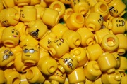 Lego losowy zestaw 25 żółtych główek dla minifigurek,żeńskie i męskie.