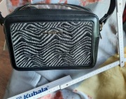  BESSIE Torebka czarno srebrna Kuferek N0WA