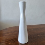 Wazon porcelanowy Schaumann Arzberg wys.26,4 cm.