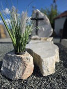 Pomnik nagrobek skałkowy artystyczny