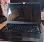 Uszkodzony laptop Dell Inspiron 15 3520 4GB bez dysku