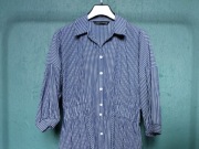 Bawełniana sukienka koszulowa Zara w paski, granatowa szmizjerka na wiosnę 