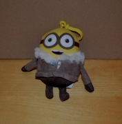 Minionki pluszowy breloczek Winter Minion 15 cm