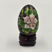 vintage Chińskie jajko cloisonné emaliowane kwiaty z podstawką 7 cm