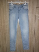 Jeansy w jasno niebieskim kolorze Zara r. 34