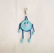 RĘCZNIE ROBIONY BRELOCZEK SZYDEŁKOWY – UNIKATOWY DODATEK - NIEBIESKI
