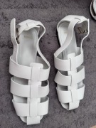 Skórzane białe sandały w stylu retro mango 